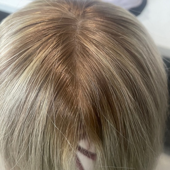 18” Blonde Wig - Silk Top, Brazilian Hair - Picture 5 of 8
